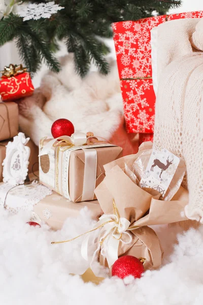 depositphotos_36485595-stock-photo-christmas-gift-boxes